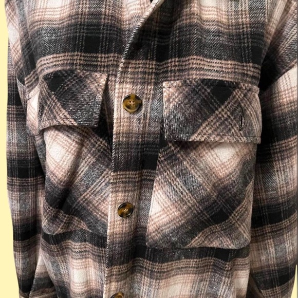 Black and plaid button down shirt - Picture 2 of 4